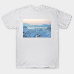 White beach. T-Shirt